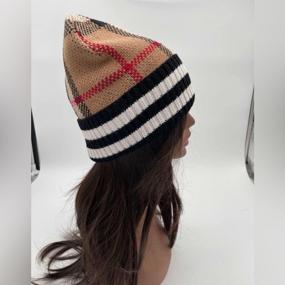 Burberry Cashmere Nova Check Beanie Hat- Free Gift With Purchase - Picture 4 of 6
